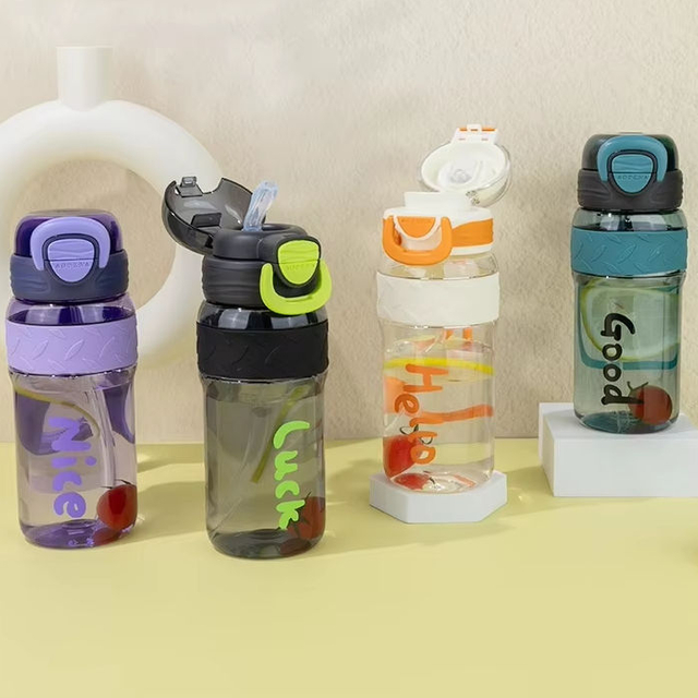 Multi-color and Multi-size Plastic Water Bottles With Hanging Rope for Direct Drinking Straw Drinking