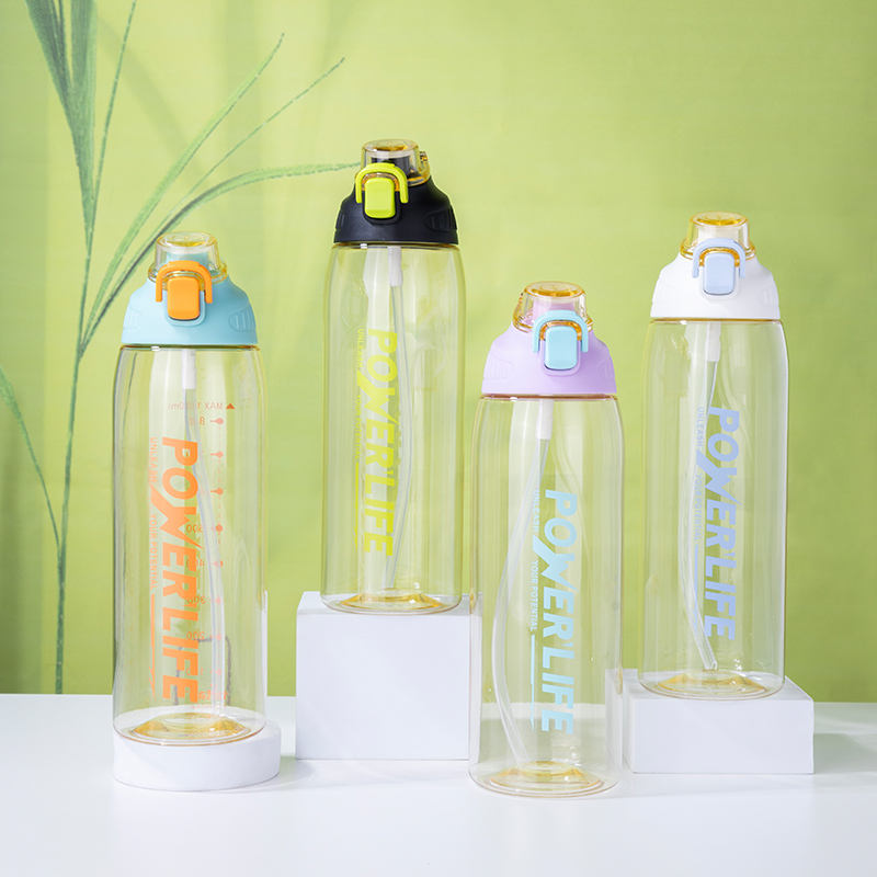 Large Capacity 600ml 750ml Plastic Sports Water Bottle with Straw Portable for Travel