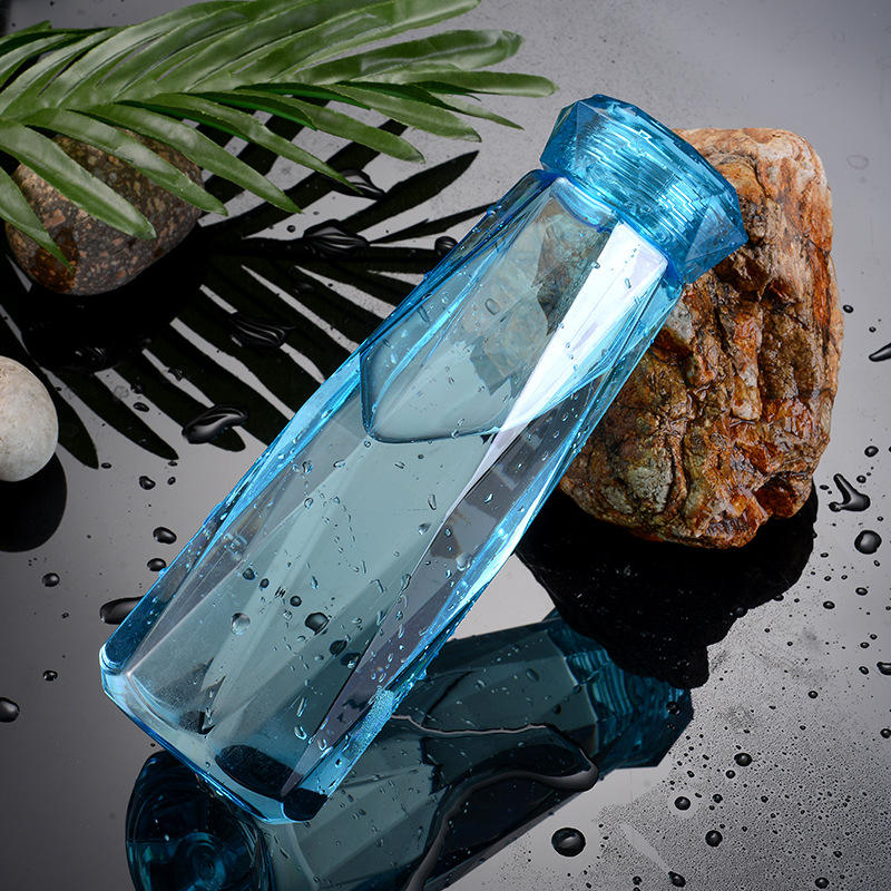 Portable Leakproof Sport Water Bottles Attractive Design Plastic for Boiling Water for Camping