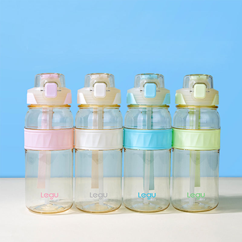 Modern Design 600ml Sports Water Bottle Direct Drinking Straw Handle Kid's Gift-PC Material Direct Drinking Plastic Drinkware