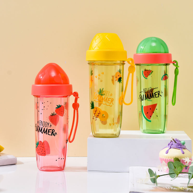 Portable 600ml Plastic Water Cup with Two Compartments and Straw for Summer Camping