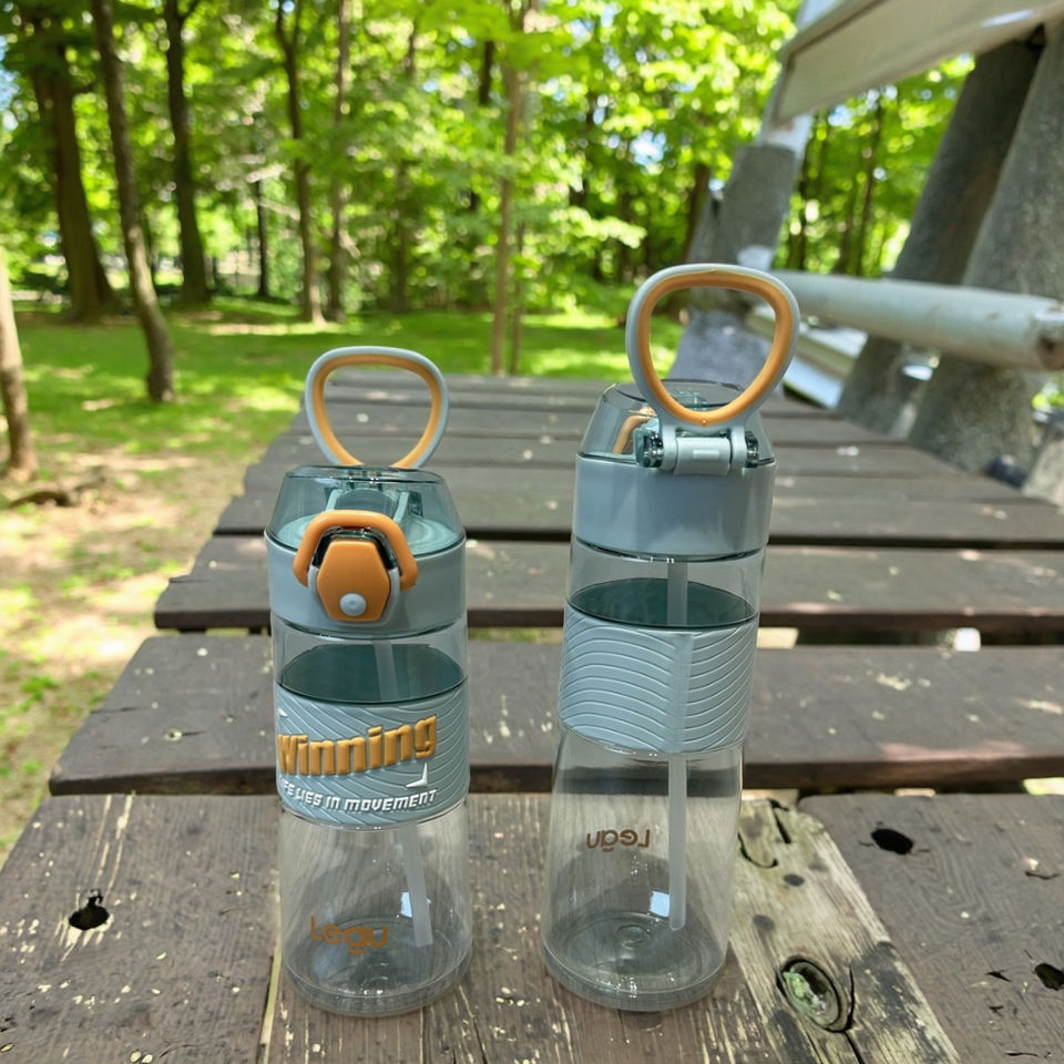 Sports Water Bottle with Straw 600ML 750ML BPA-Free Plastic Drinkware Leakproof Design for Boiling Water for Camping