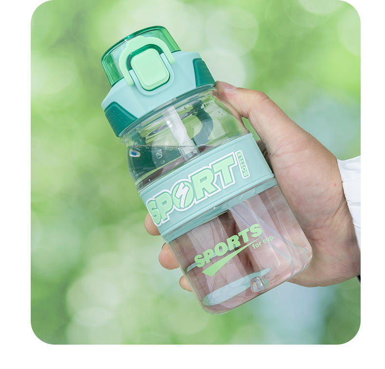 750ml BPA-Free Plastic Water Bottle with Straw