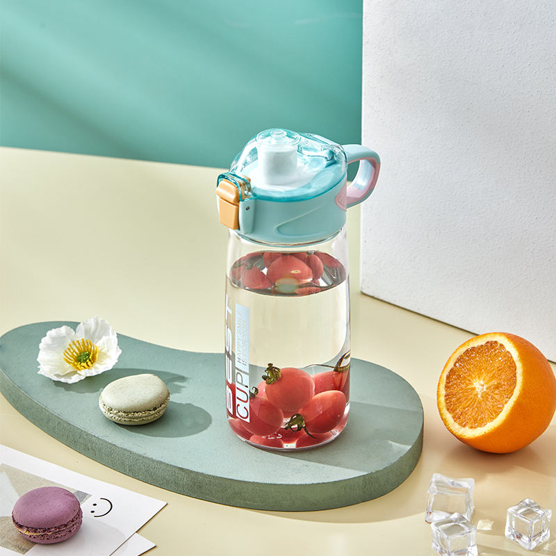 Hot Selling 700ml Reusable Large Capacity Plastic Sport Water Bottles for Children and Camping Boiling Water Applicable