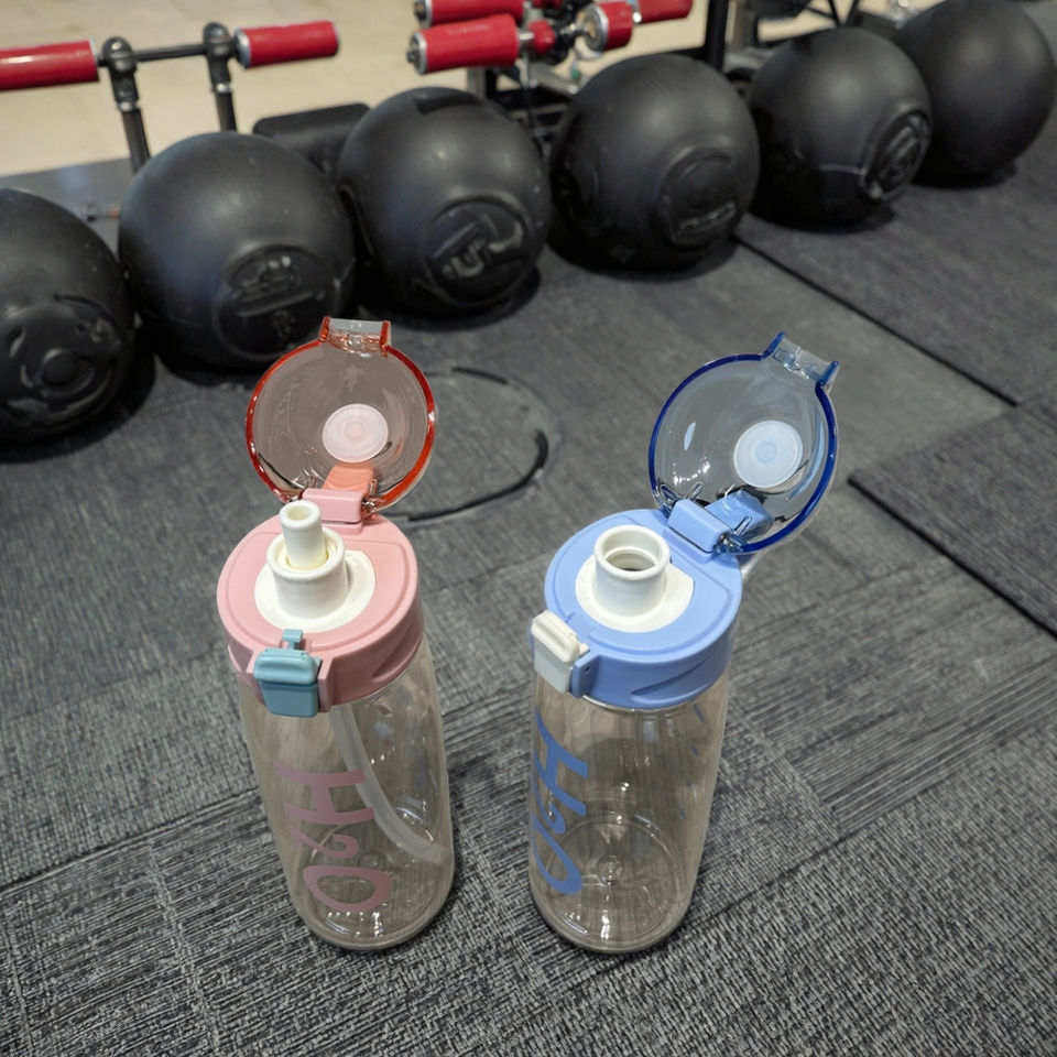 Creative Colorful Sports Plastic Drink Bottle Portable Handle Straw for Children's Outdoor Activities Camping Made Durable