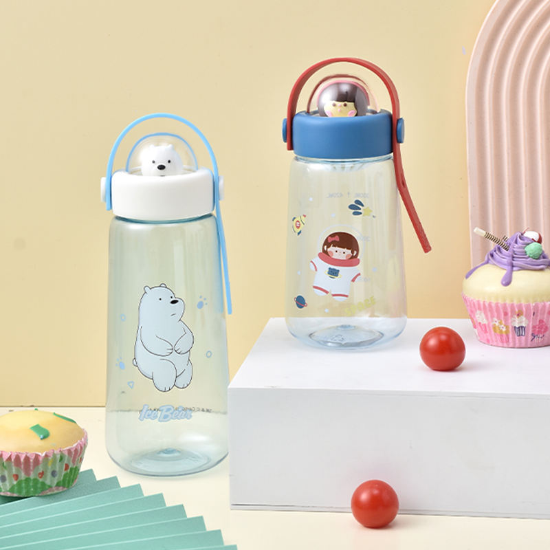 Co-Branded Large Capacity 600ml Student Sports Water Bottle Latest Style Cute Plastic Cup with Direct Drinking Method Ney Design