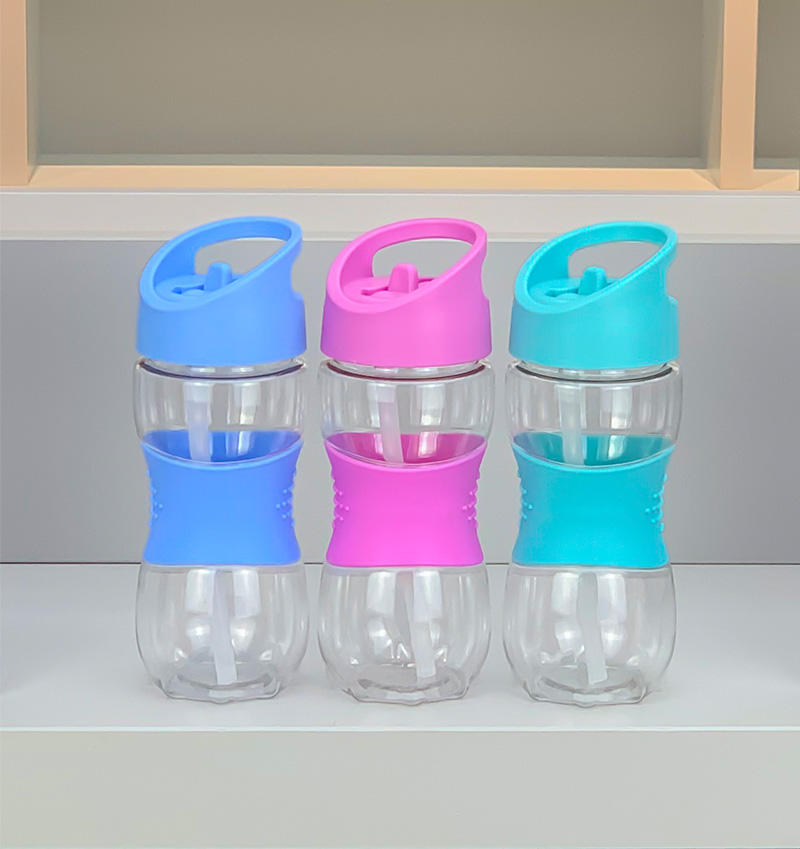 Custom Logo 420ml BPA-Free Plastic Kids Water Bottle with Silicone Sleeve New Design for Camping and Boiling Water Safety
