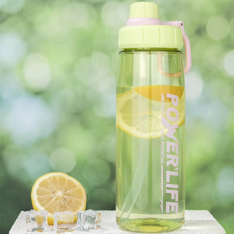 Portable 750ml Plastic Sports Bottle 25oz Direct Drinking Custom Logo Colorful Transparent Flat Design Rope Coated for Travel